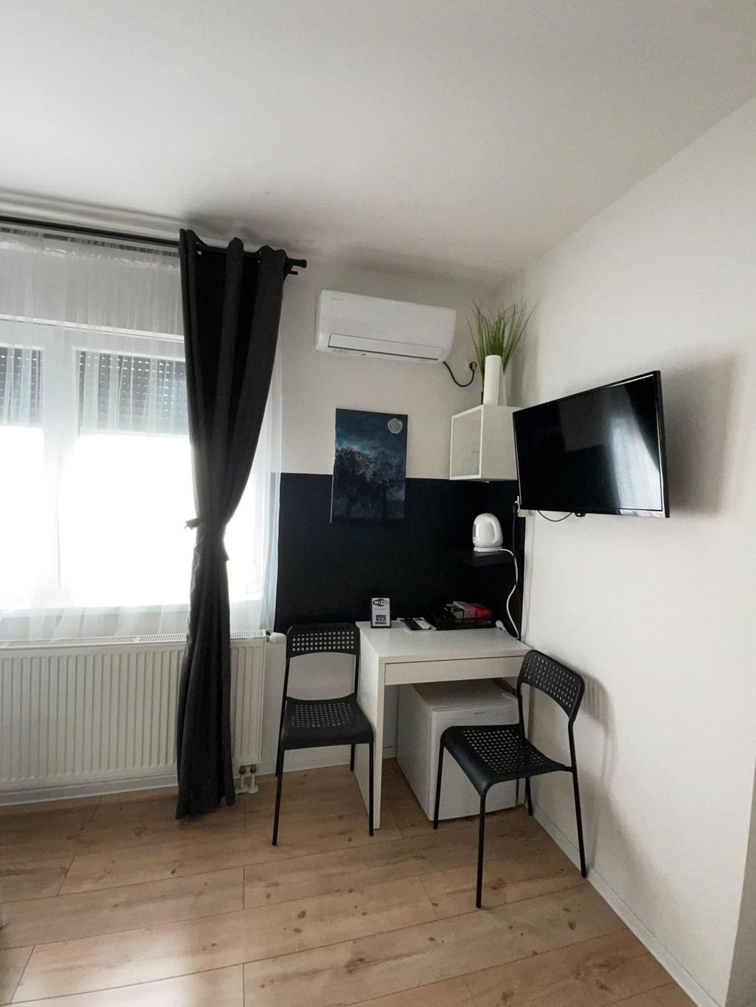 4 Stars Rooms Near Airport Scitarjevo Экстерьер фото